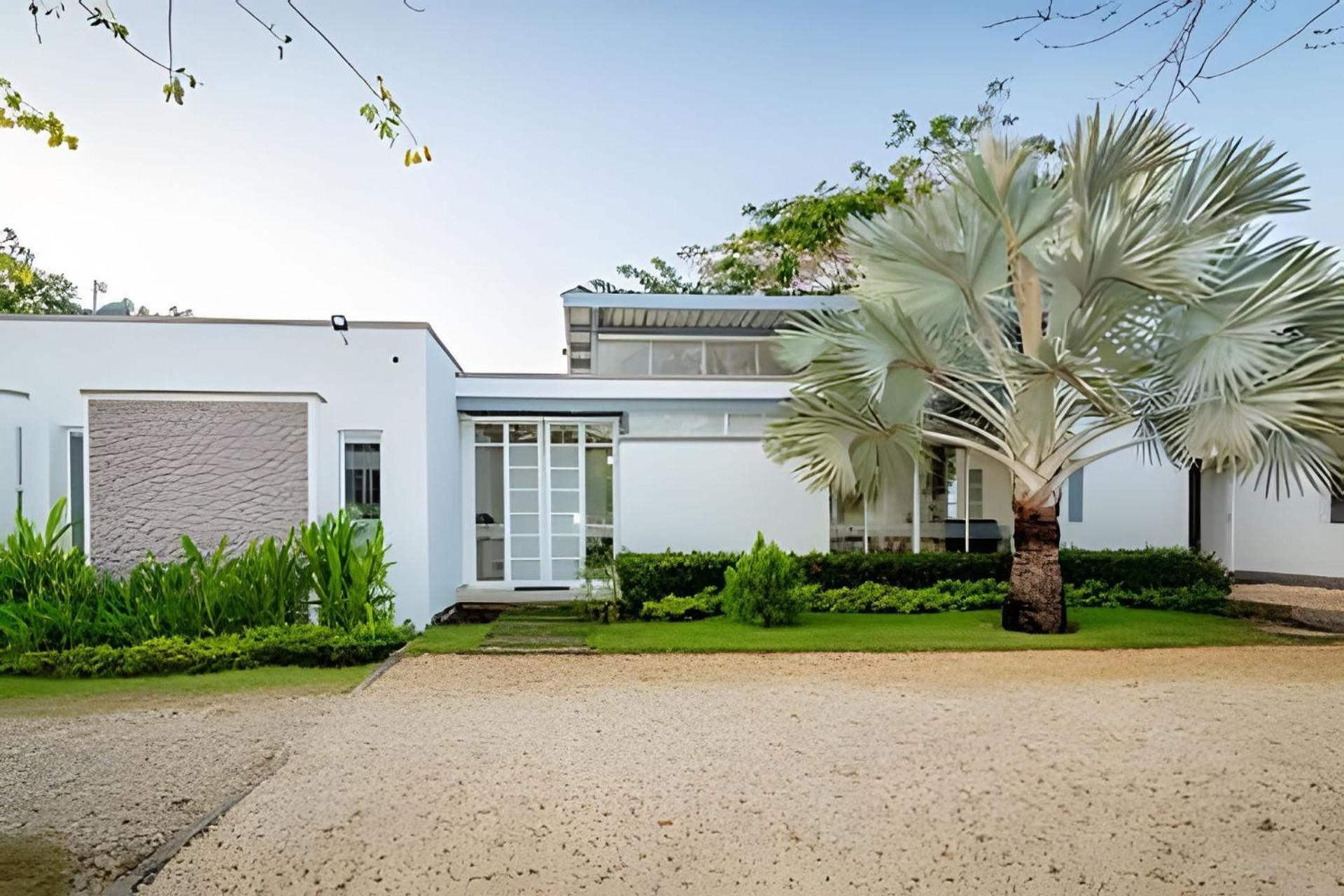 Modern & Fresh | Arroyito W/pool & Barbecue *